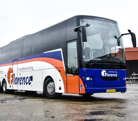 Florence presenteert nieuwe touringcar Florence presenteert nieuwe touringcar