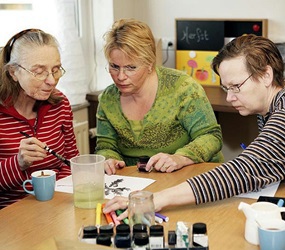 Kenniscentrum Jonge mensen met dementie en Alzheimer Nederland bundelen krachten én kennis Kenniscentrum Jonge mensen met dementie en Alzheimer Nederland bundelen krachten én kennis