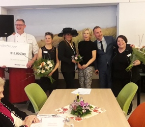 Wijndaelercentrum ontvangt een donatie van Monuta de Bruin Wijndaelercentrum ontvangt een donatie van Monuta de Bruin